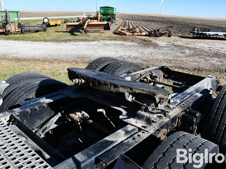 1994-volvo-wia-t/a-truck-tractor-image-9