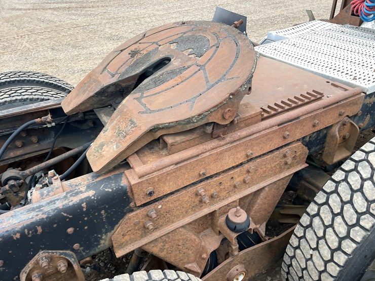 ford-lt9000-image-20