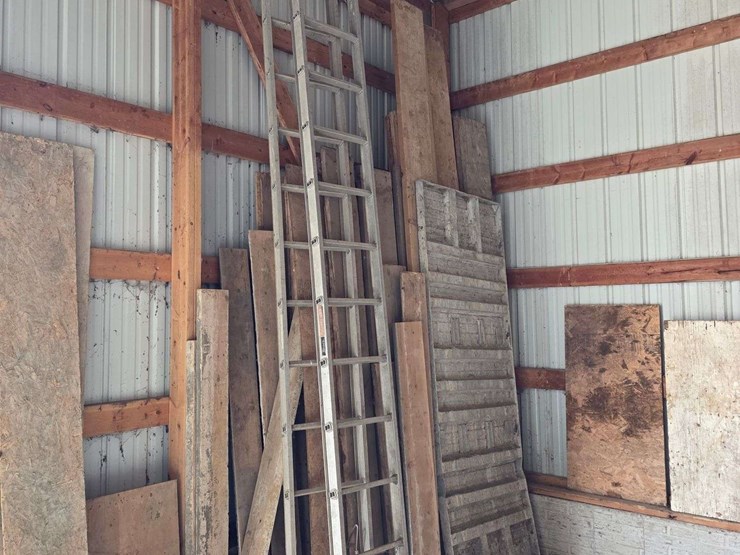 craftsman-28’-aluminum-extension-ladder-image-1