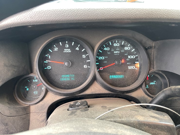 #1125-•-2013-chevrolet-silverado-pickup-truck-(has-mn-title)-image-29