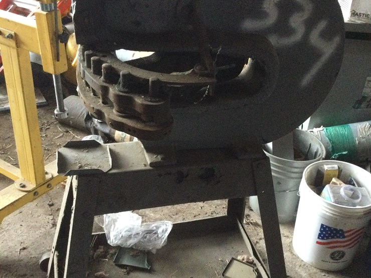 #4766-•-universal-multiple-punch-press:-location:-w2486-smies-rd,-oostburg,-wi-53070-image-3