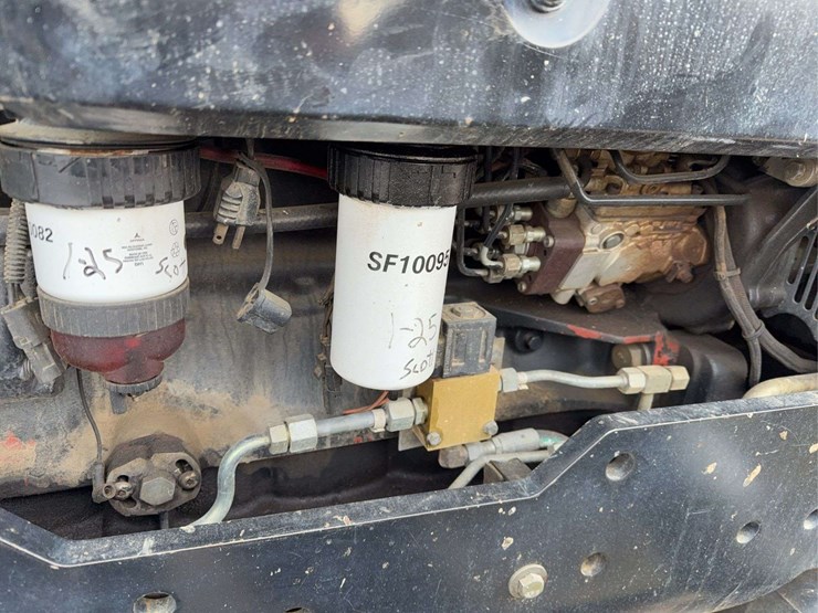 new-holland-tv145-image-26