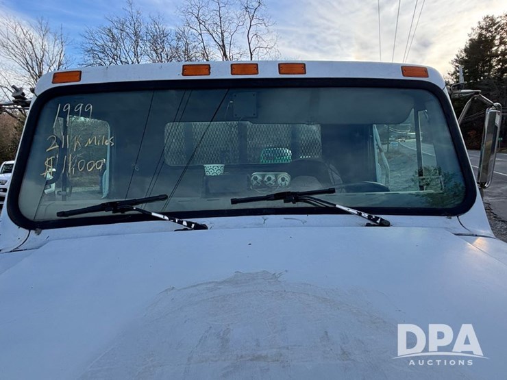 international-4700-image-19