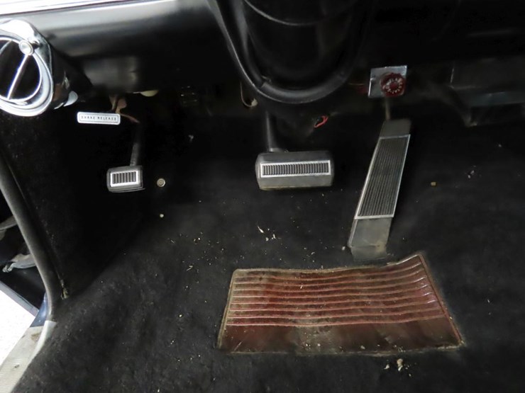 1965-oldsmobile-98-convertible-image-13