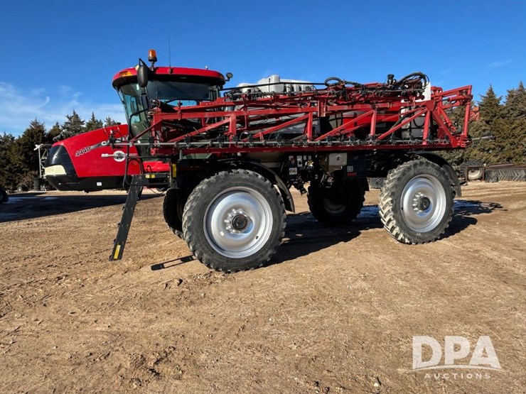 case-ih-patriot-4440-image-21