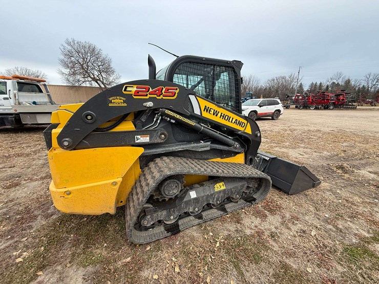 new-holland-c245-image-6