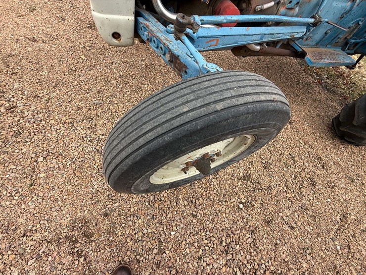 1954-ford-tractor-image-13