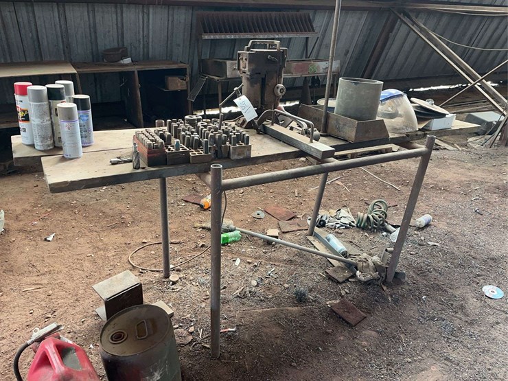 table,-stencils-and-contents-image-3