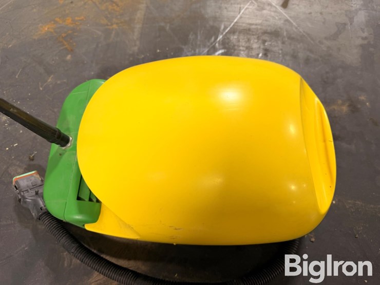 2021-john-deere-900-image-7