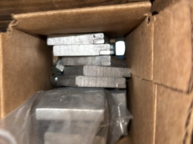 #196-•-skid-of-cylinders*-image-8