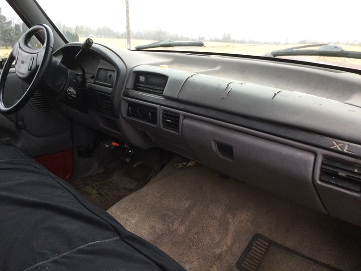 #4553-•-1995-ford-1-ton-flatbed-truck:-(has-clear-wi-title)-image-10