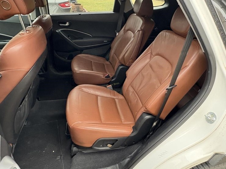 2014-hyundai-sante-fe-suv-image-8