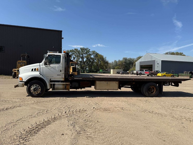 2006-sterling-rollback-truck,-101"x27'-bed,-winch,-automatic-transmission,-388k-miles,-11r22.5-tires-image-42