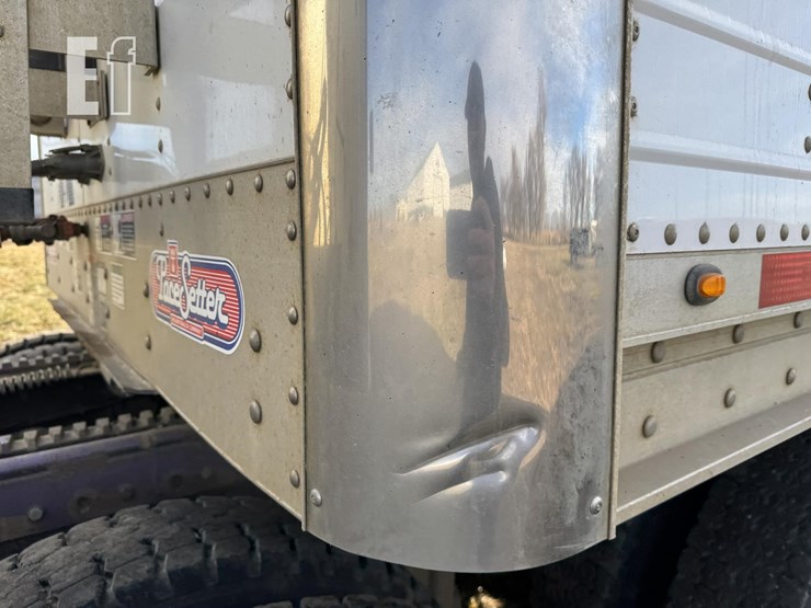 2014-wilson-grain-trailer-image-48