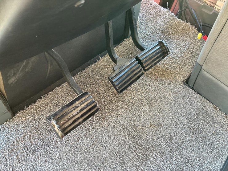 case-ih-8940-image-60