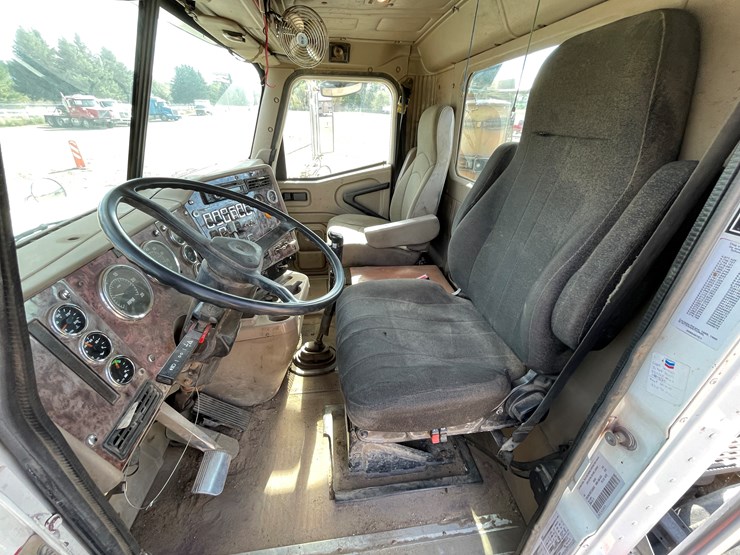 #1000-•-2007-international-transport-truck-tractor-(has-mn-title)-image-24