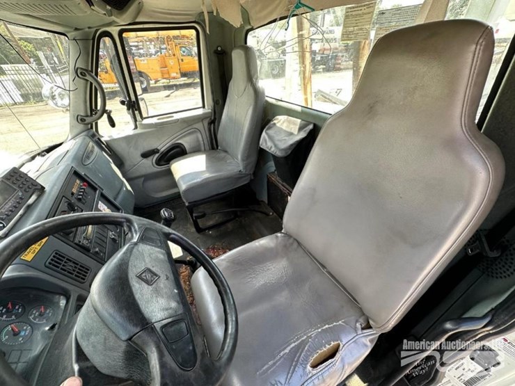 2007-international-durastar-4300-image-12