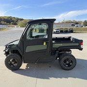 2022 JOHN DEERE GATOR XUV 835R