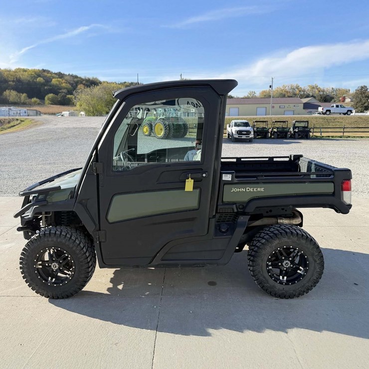 2022 JOHN DEERE GATOR XUV 835R