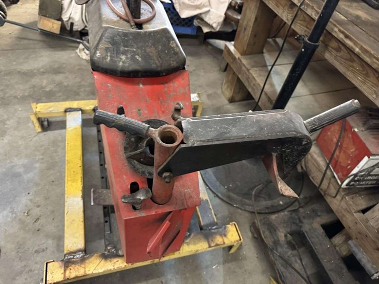 tire-changer-image-3