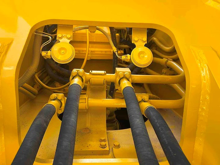 komatsu-pc360-lc-11-image-9