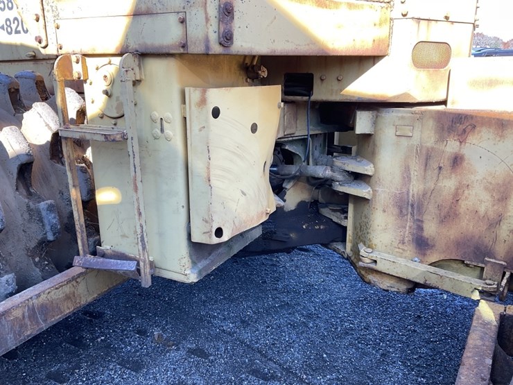 caterpillar-815-image-5