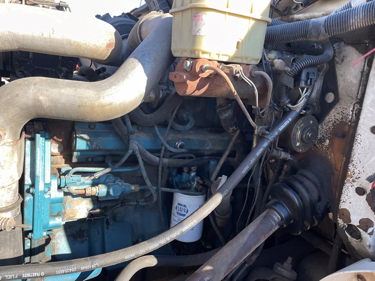 international-4700-image-40