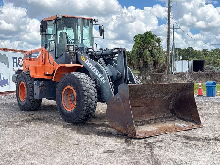 2018-doosan-dl220-5-image-2