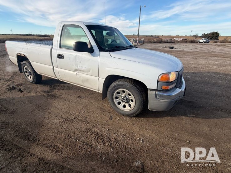 2007-gmc-sierra-1500-image-5