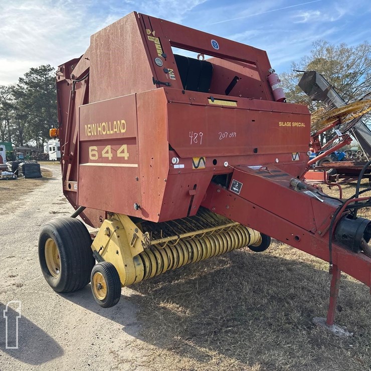 NEW HOLLAND 644