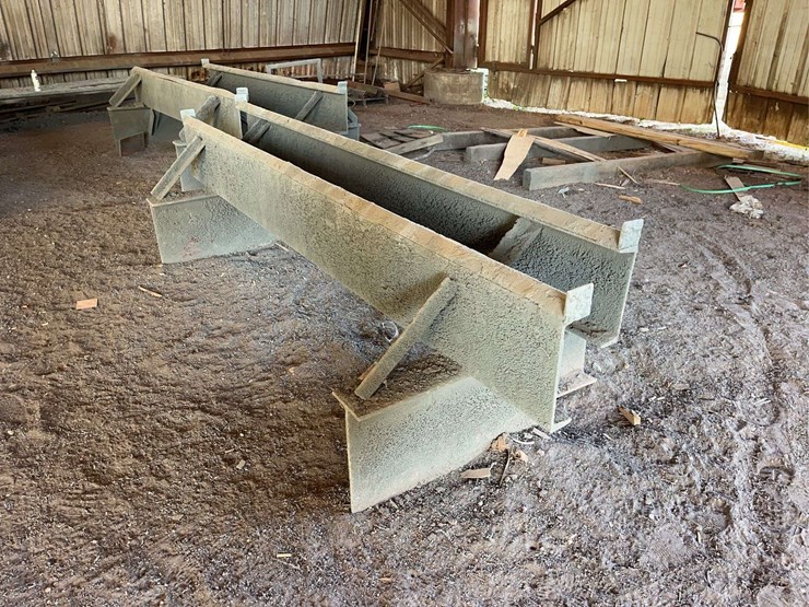 (6)-steel-horses-with-steel-table-image-4