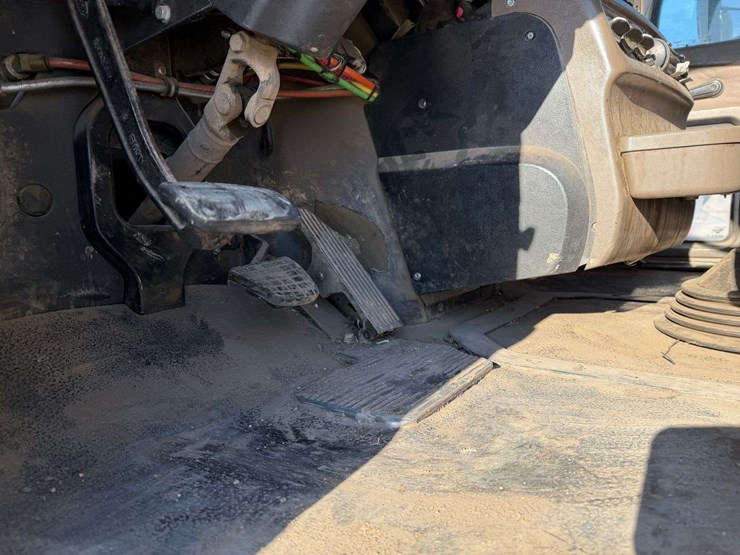 2006-mack-chn613-image-25