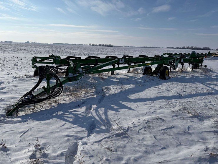 john-deere-3710-image-2