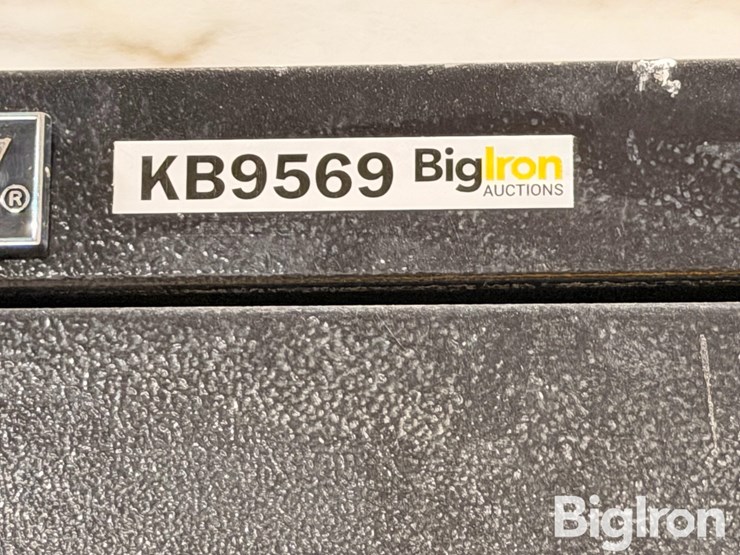 performax-storage-cabinets-w/-ladder-image-14