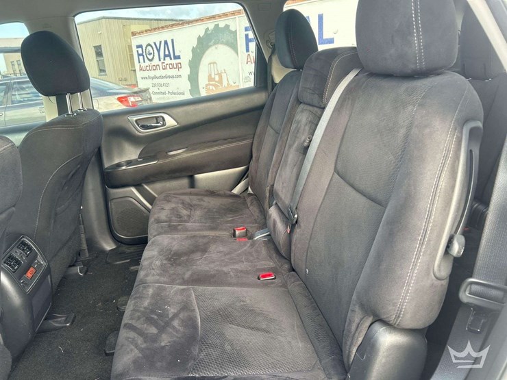 2015-nissan-pathfinder-image-24