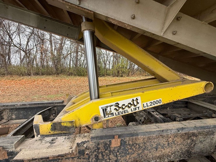 2004-international-durastar-4400-image-25