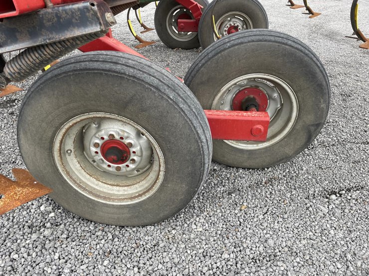 case-ih-4300-image-10