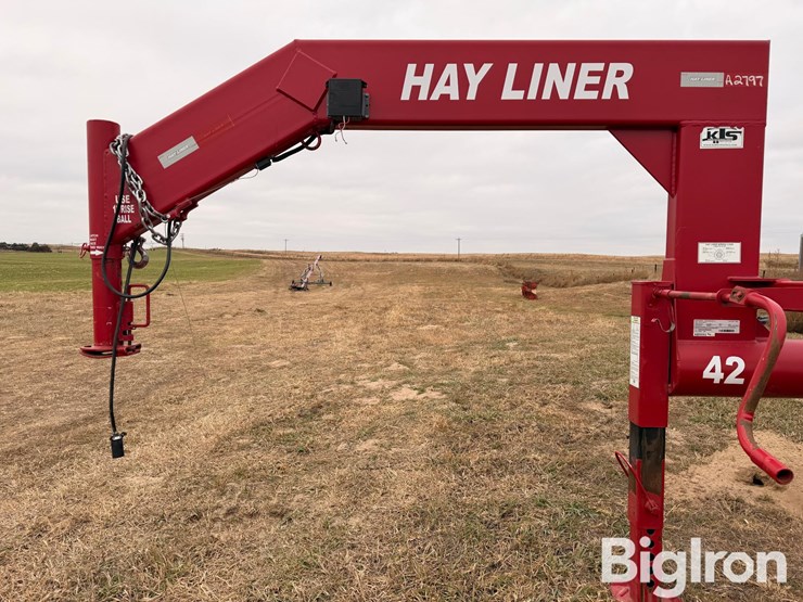 2023-hayliner-42gn-8-bale-dump-wagon-image-13