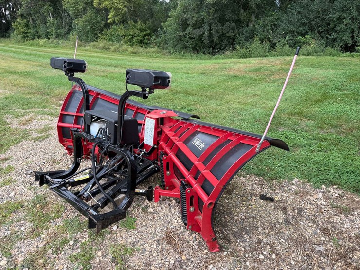 2018-hiniker-poly-snowplow-with-mounts-for-a-99-01-3/4-ton-chevrolet,-has-controller-image-4