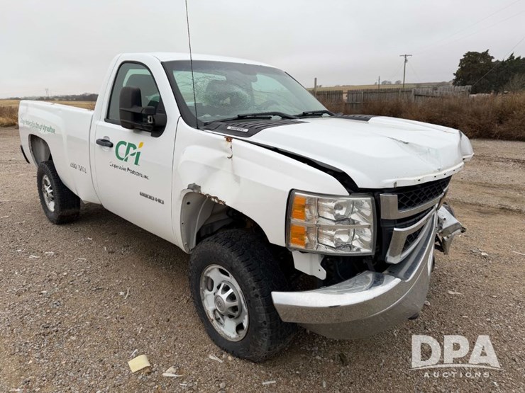 2012-chevrolet-2500hd-image-4