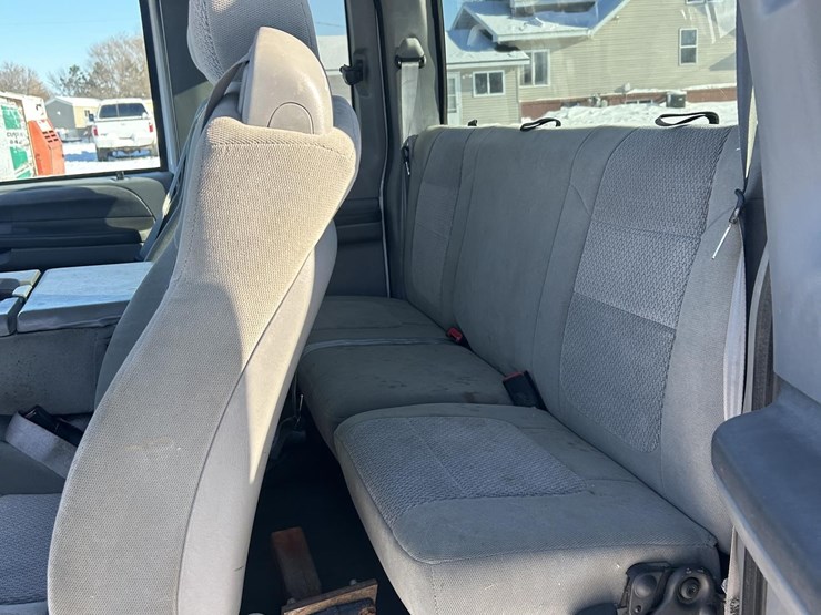 2003-ford-f350-xlt-image-24