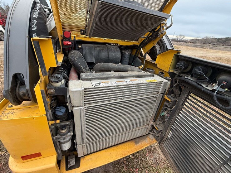 new-holland-c245-image-17