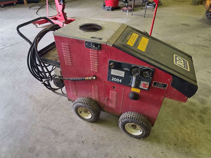 r+d-fountain-industries-co-hot-water-pressure-washer,-220v-with-cord,-hose-and-wand,-up-to-180-degre-image-1