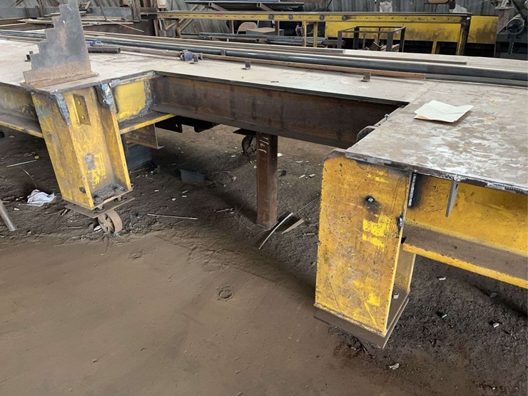 large-steel-welding-table-on-castors-image-3
