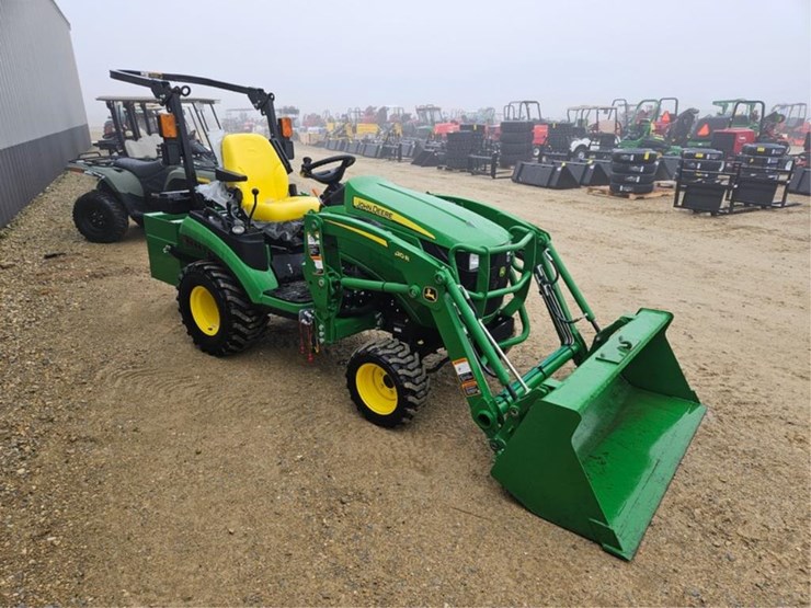 john-deere-1025-image-7