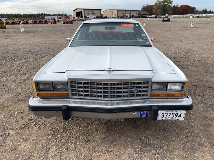 #1200-•-1986-ford-crown-victoria-**recommend-trailering**-(has-mn-title)-image-8
