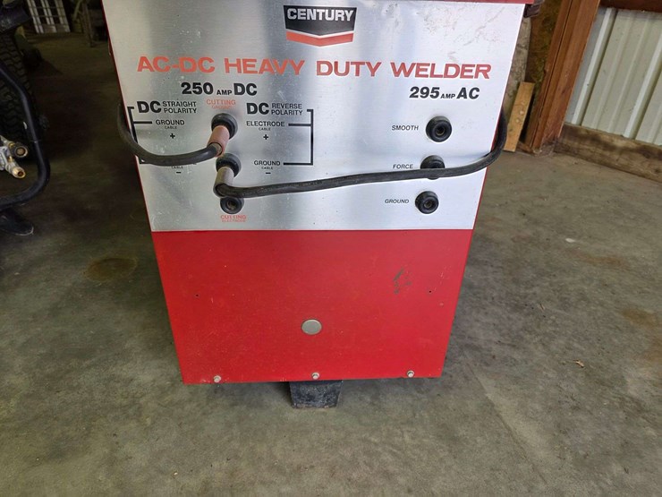 century-ac-dc-hd-stick-welder,-used-very-little,-working-order-image-3