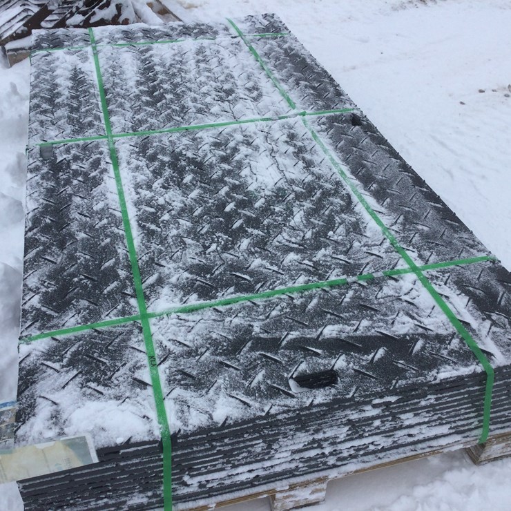 #4548 • Unused (12) Jobsite Mats