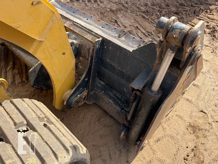 2020-caterpillar-259d3-image-13