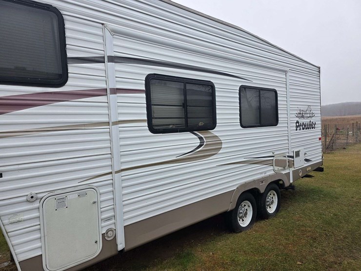 2004-prowler-fleetwood-5th-wheel-rv,-model-255-bhs,-12’-slide-out,-newer-19’-awning,-1-queen-front-b-image-21